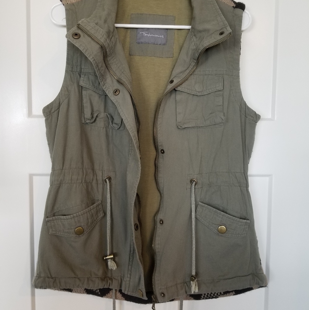 Vest - Picture 4 of 5